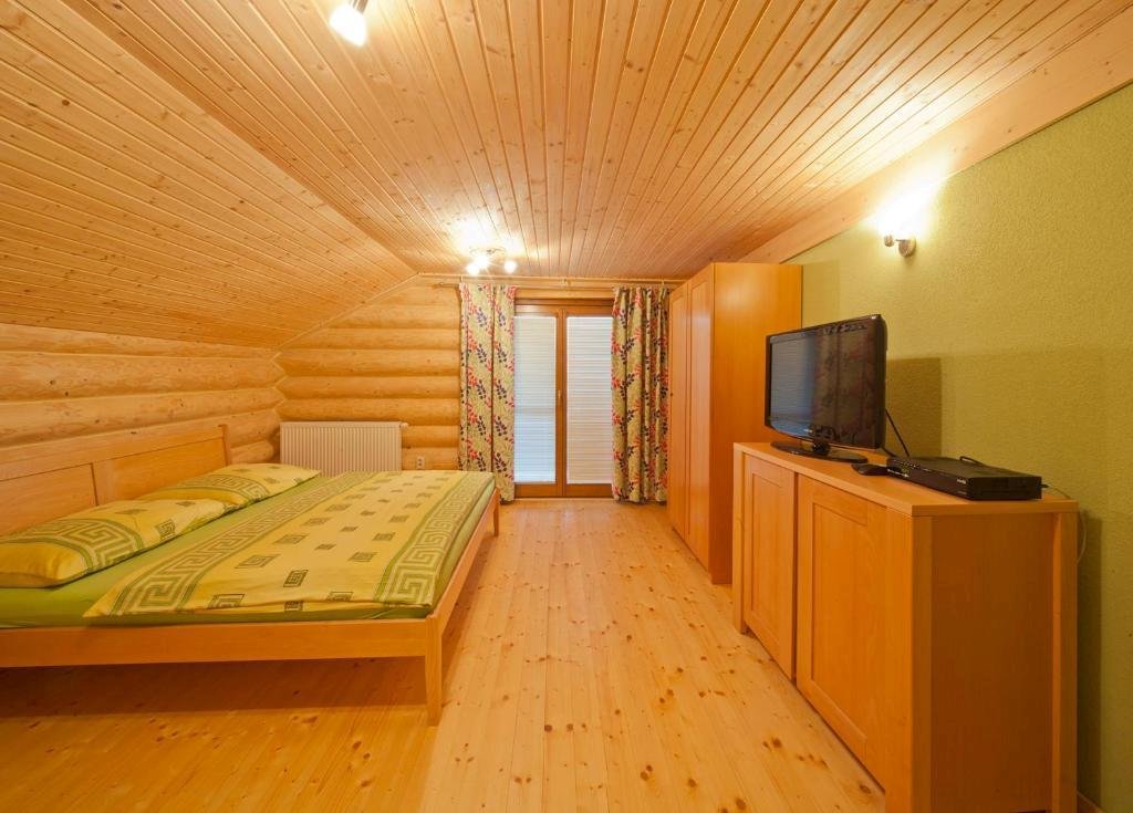 zrubovy dom petra — foto 3