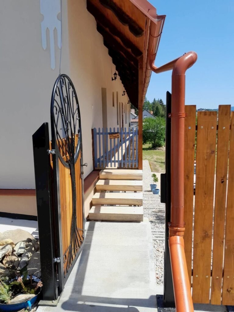 Bialikova usadlost pohorela — foto 6