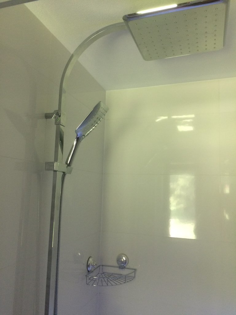 chata u splavu pod pustevnami — foto 2