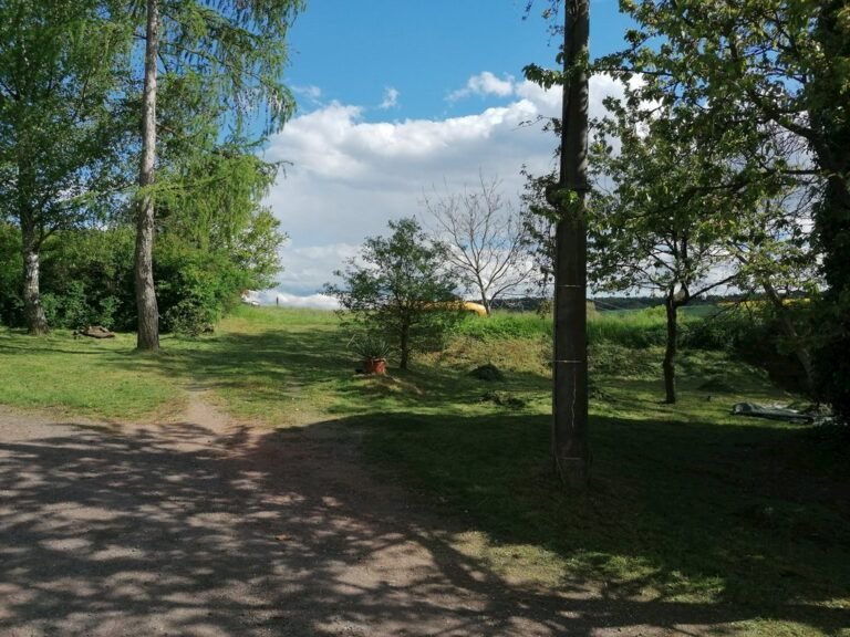 chalupa u lesa velka cernoc