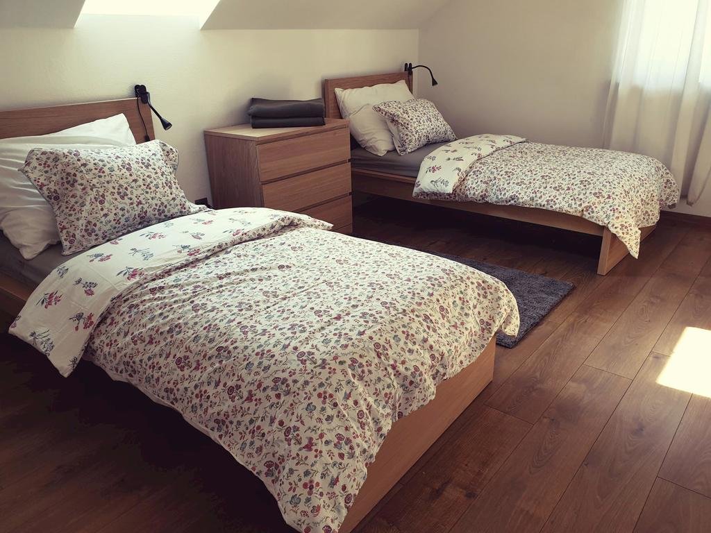 dom pod vinicami modra — foto 3