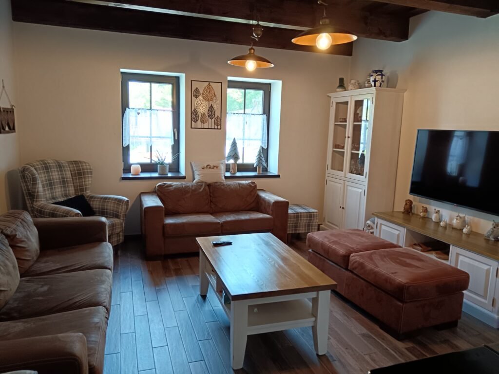 chalupa pod hradom branc — foto 2