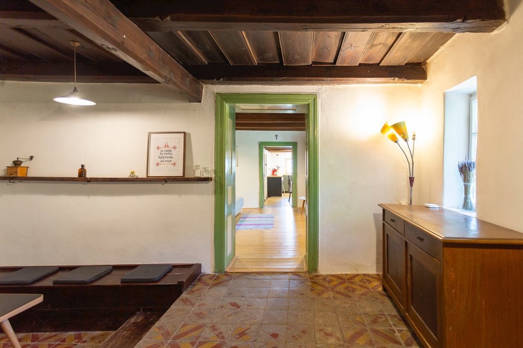 romanticka chalupka na polosamote