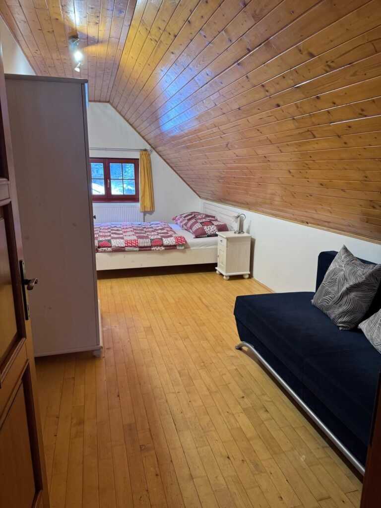 chalupa pod rozsutcom zazriva — foto 2