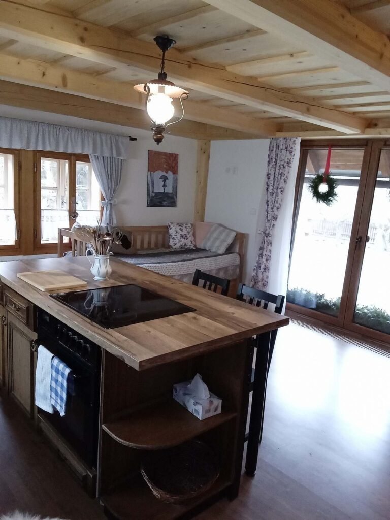 Romanticka chalupa v podhradi hradu chlum — foto 7