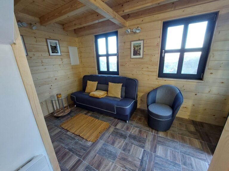 zelena chatka na vrsku