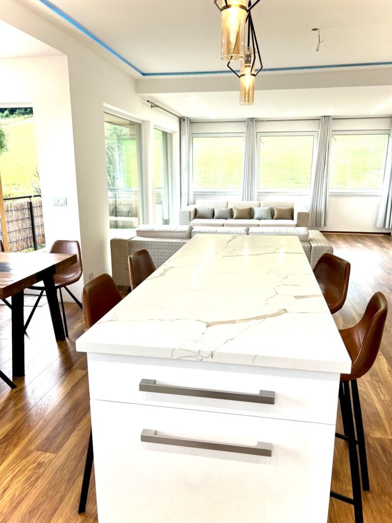 slnecna vila pod lesom — foto 3