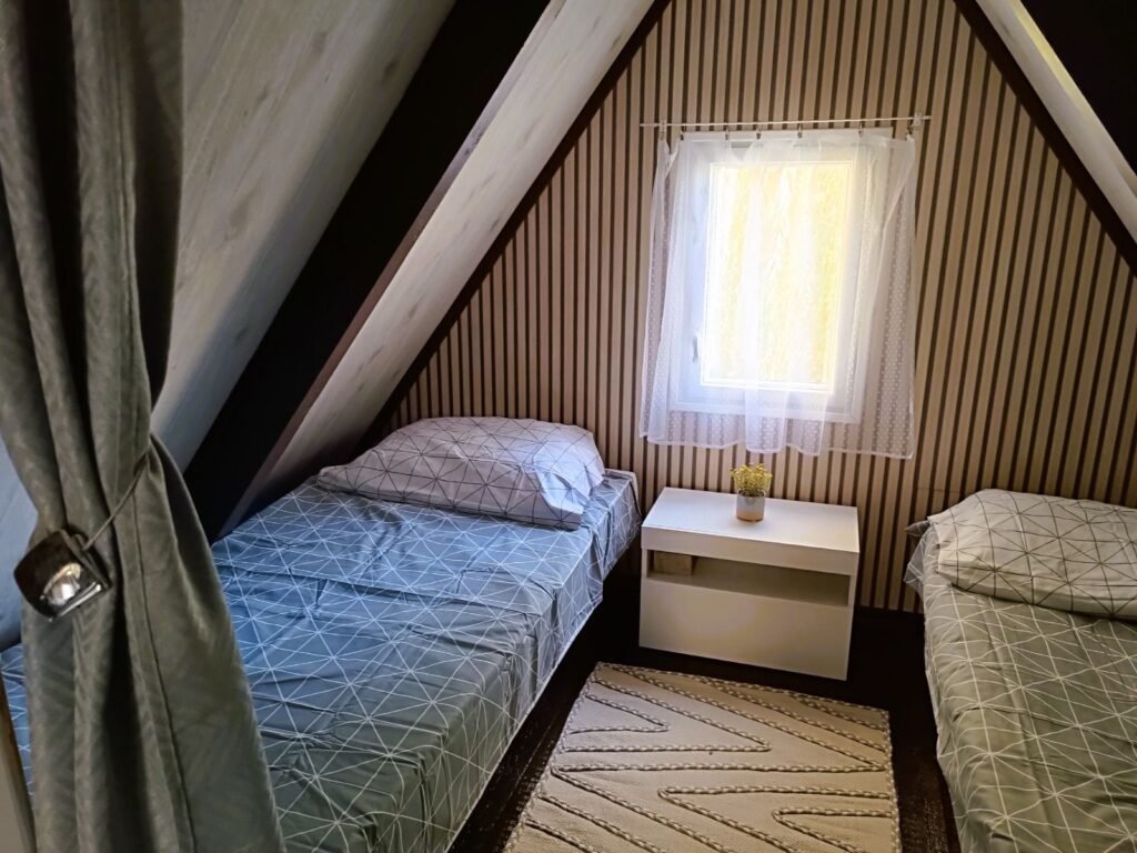 chatka pri jazere — foto 6