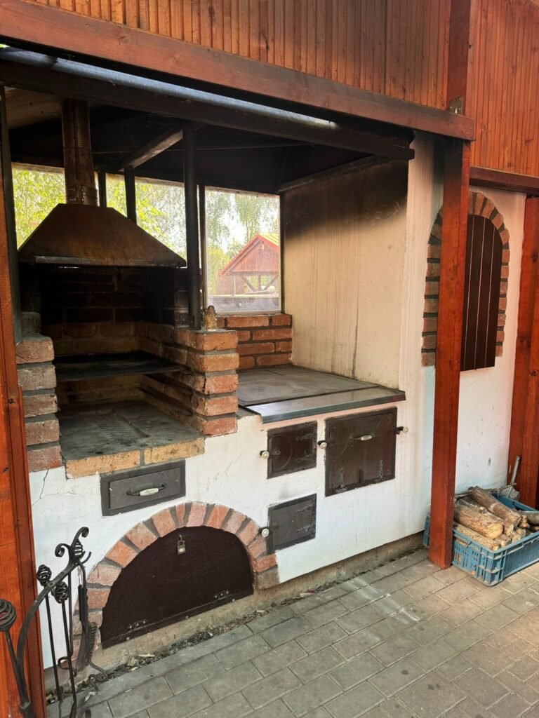 ubytovanie v kempe pod lesom