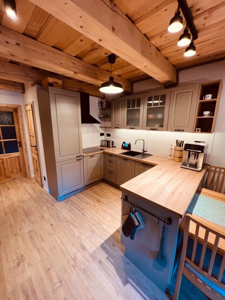 drevenica caciky — foto 2