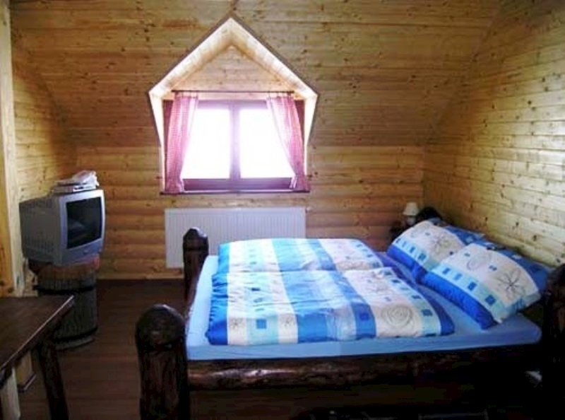 dreveny zrub benango