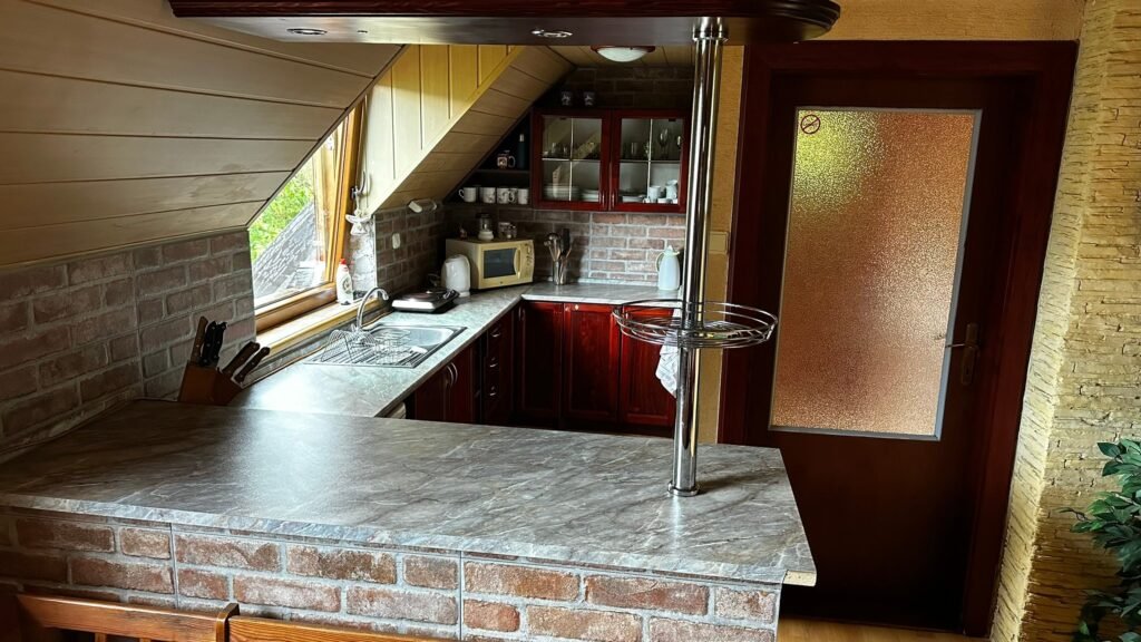 chata na slnecnom kopci — foto 2