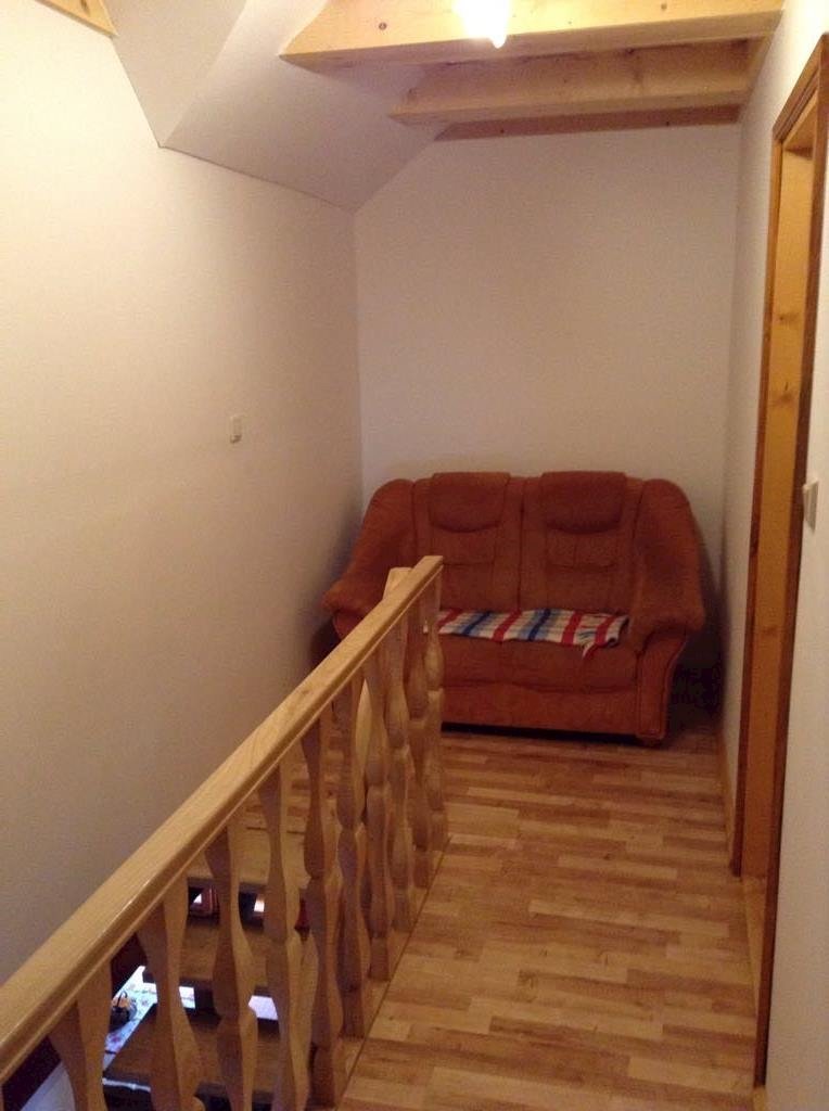 drevenicka vo dvore — foto 2