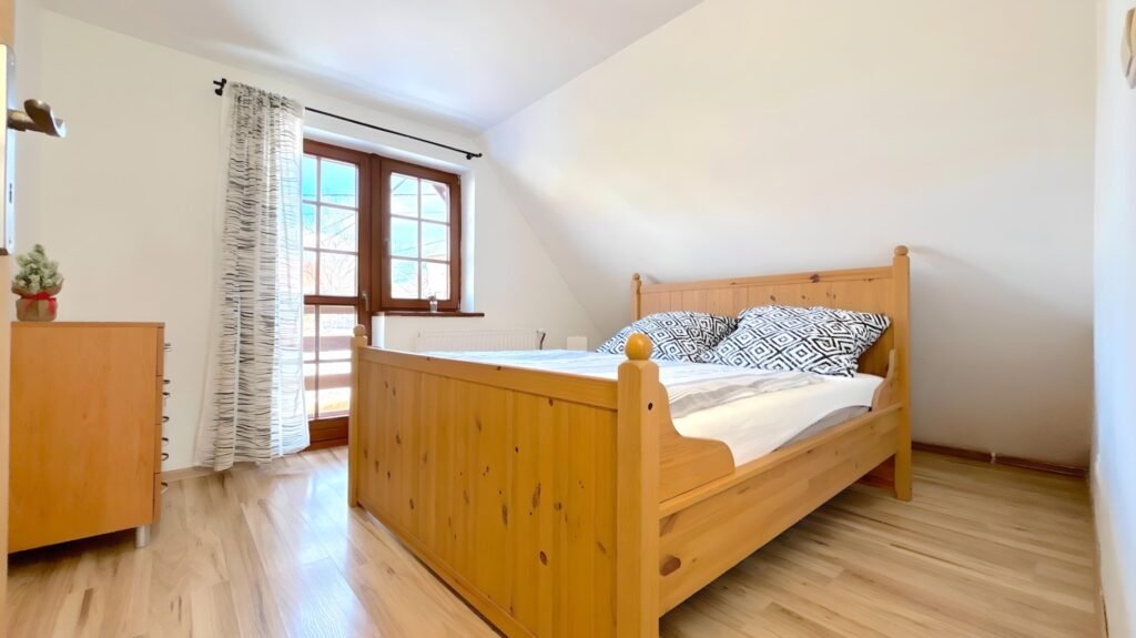 dreveny zrub oscadnica