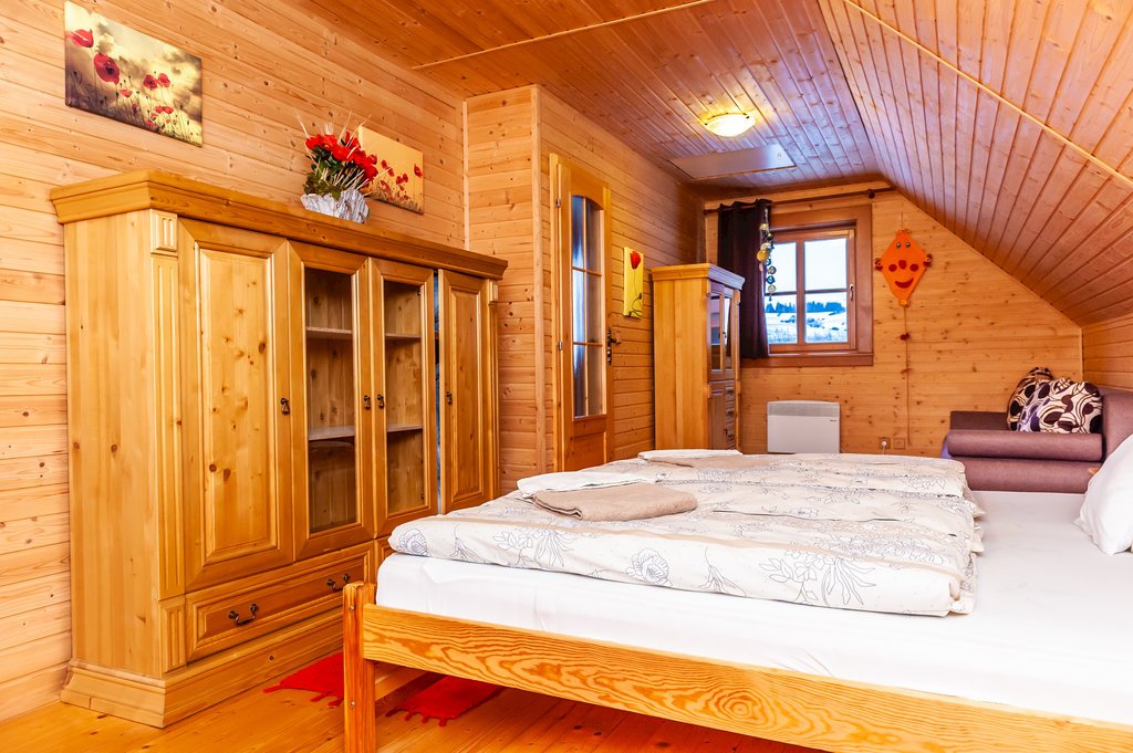 Zrubove chaty na brehu liptovskej mary — foto 6
