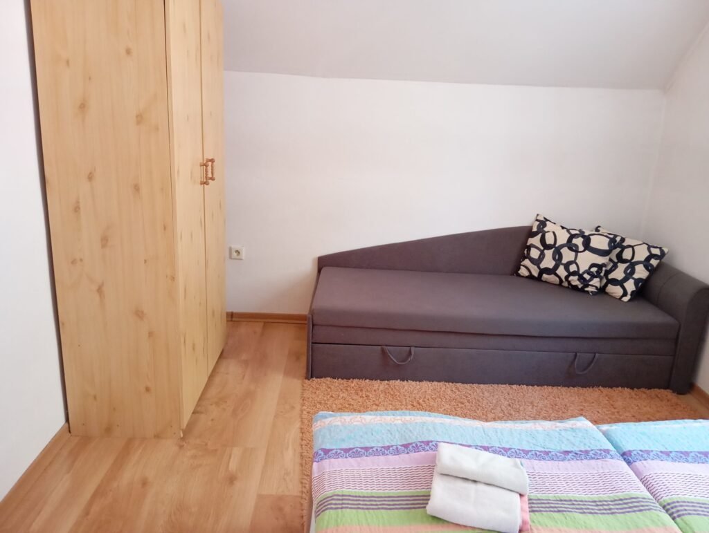 chalupa pri potoku habovka