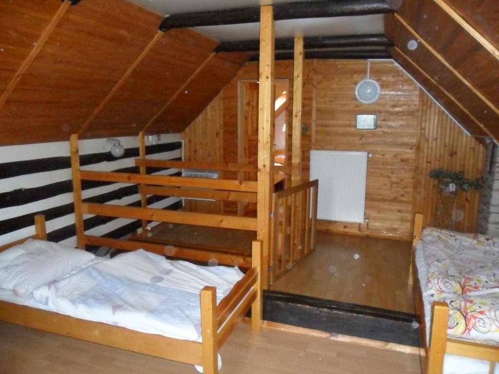 utulna chalupa za potokom