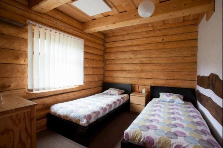 pohadkovy srub u zeda