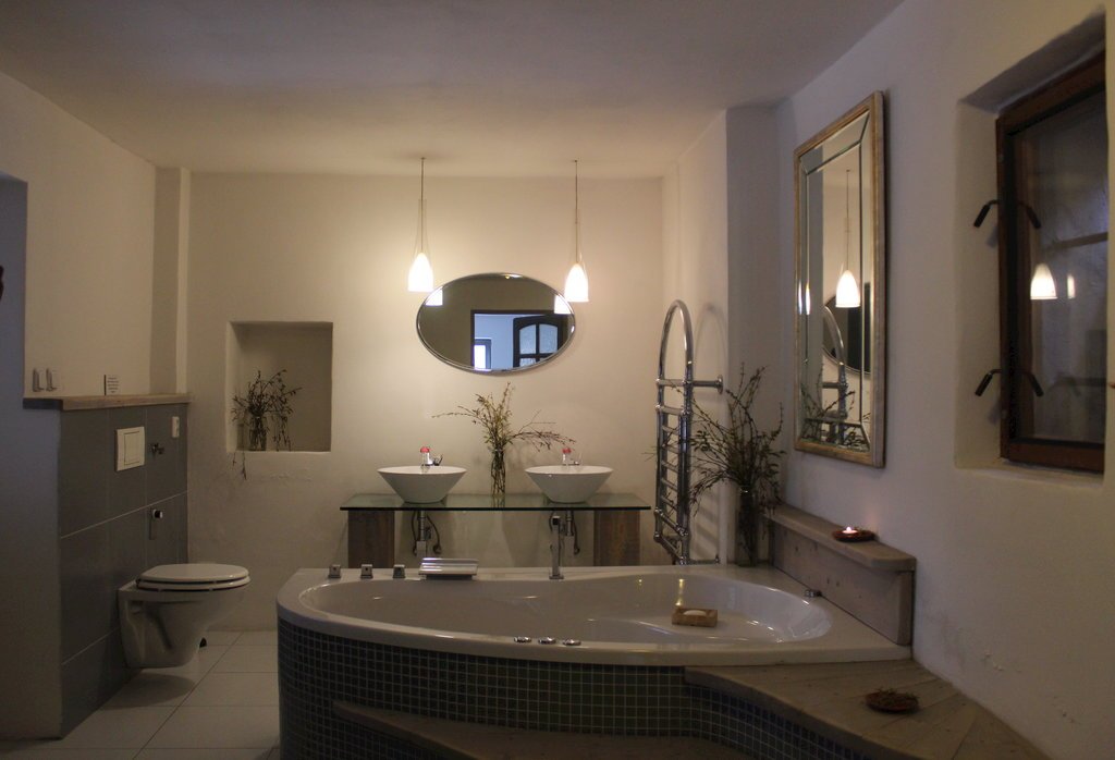 chalupa pod lesem trnov u kasperskych hor — foto 3