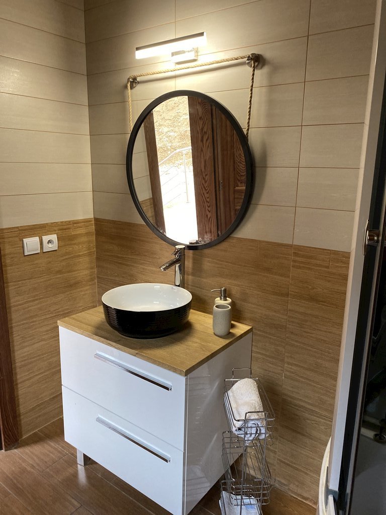 zrub nad priehradou — foto 3