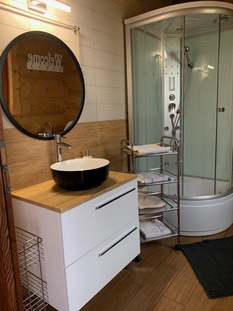 zrub nad priehradou — foto 2