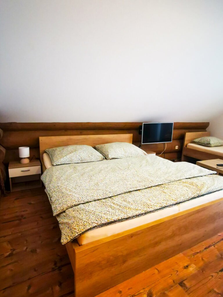 Koliba pod skalami sulov — foto 6