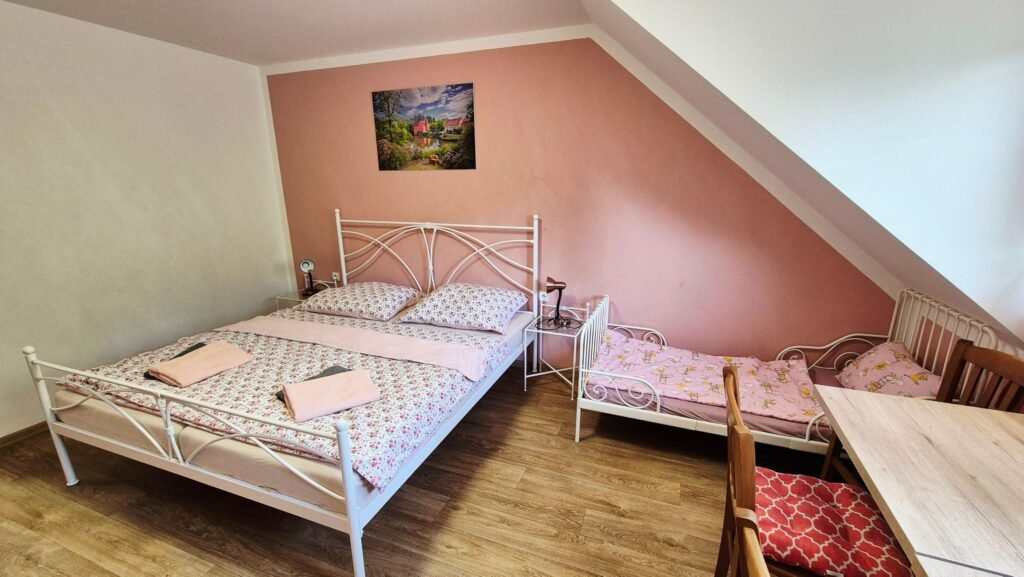 Penzion a restaurace zlatovlaska u zamku cervena lhota — foto 2