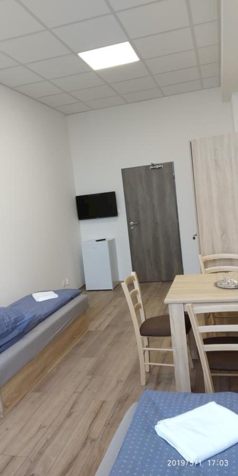 hostel white coral