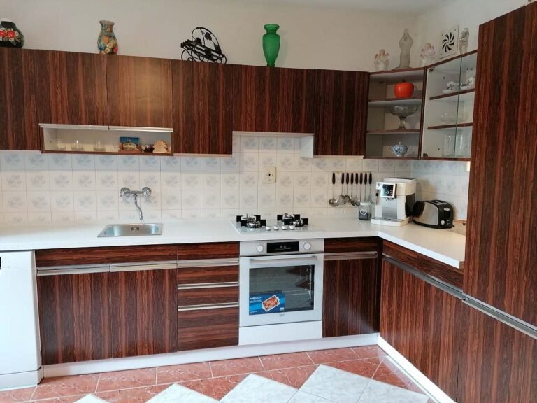 chalupa u smoliku jestrebi