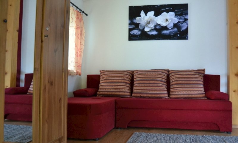 zeleny dom pri potoku — foto 3