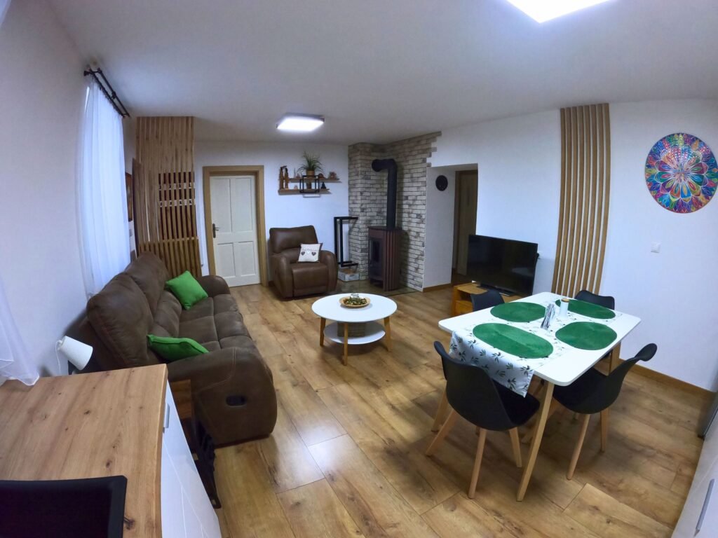 Zeleny dom pri potoku — foto 7