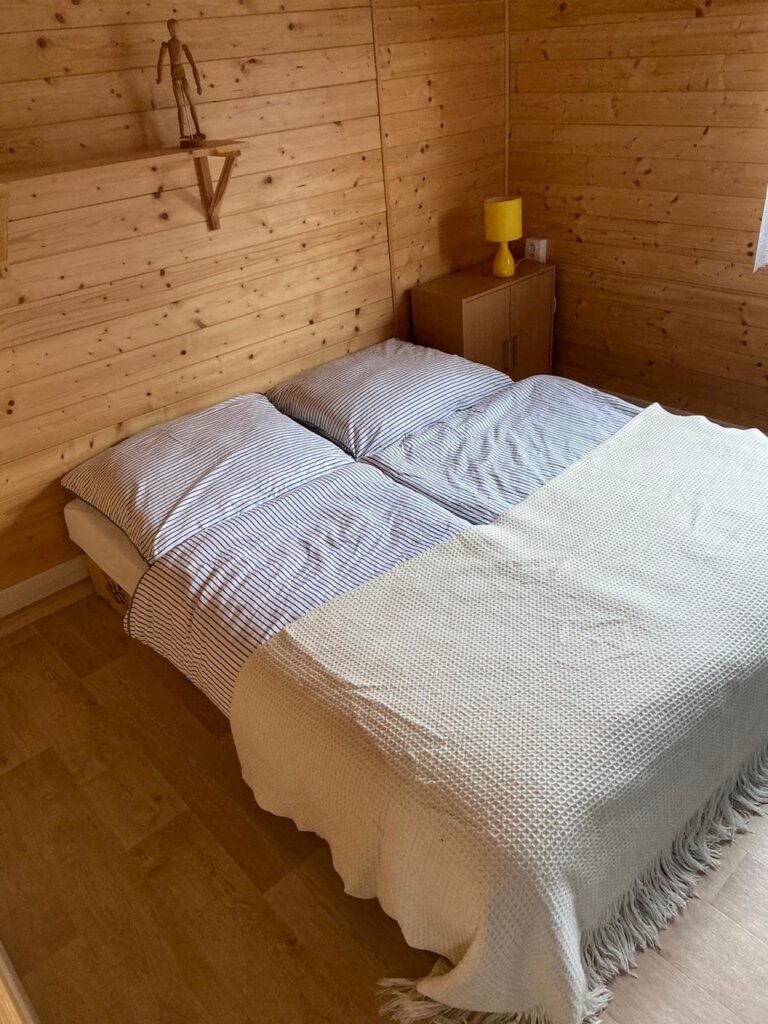 dum u jezera frymburk