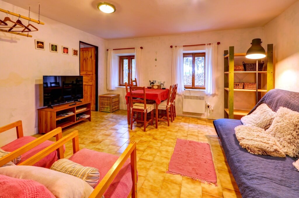 chalupa v meziluzi — foto 2