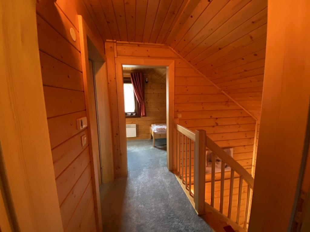 chata s domcekom na strome