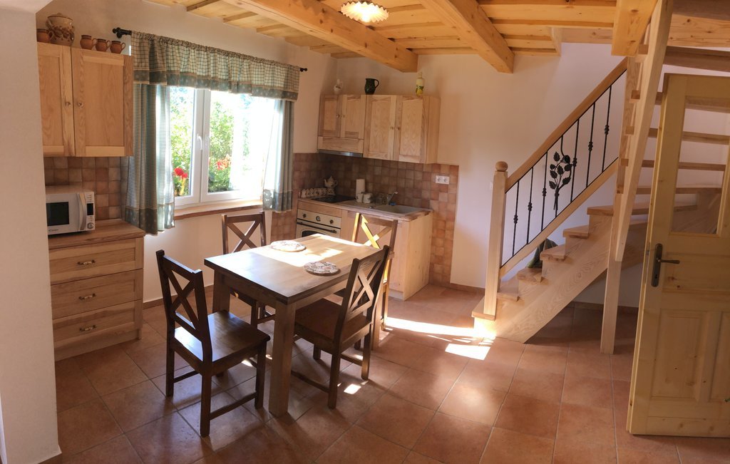 drevenica za dedinou — foto 2