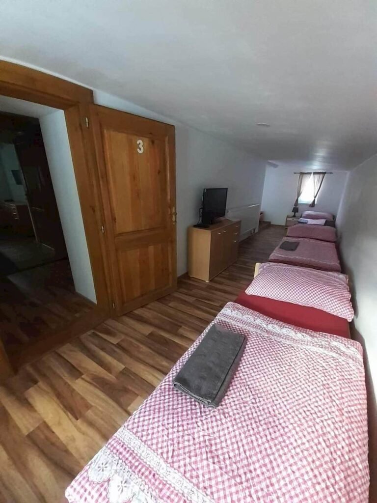 chalupa u roubenky ponikla — foto 2