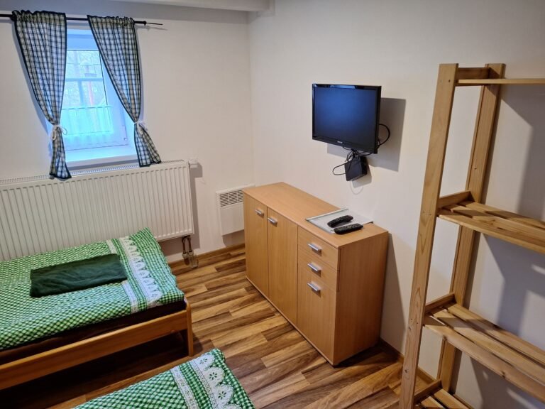 chalupa u roubenky ponikla