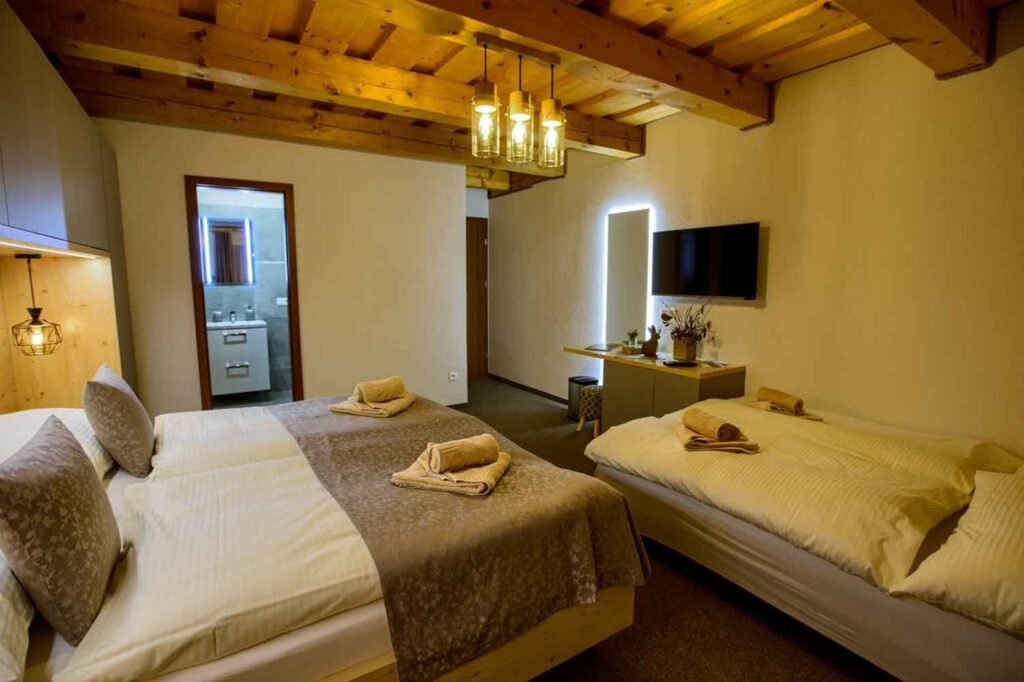 chalupa pod smrecinou — foto 2