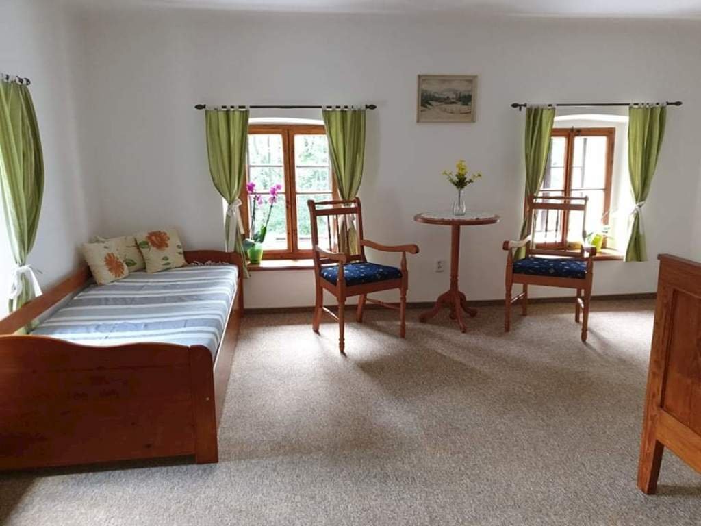 usedlost pod lipou — foto 2