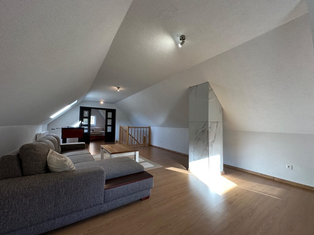 chalupa u vojvodovcov zazriva — foto 2