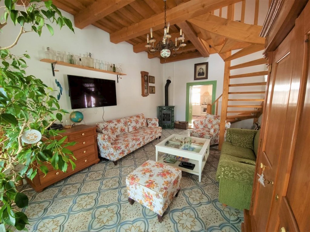 vidiecka chalupka na hrusovskych lazoch