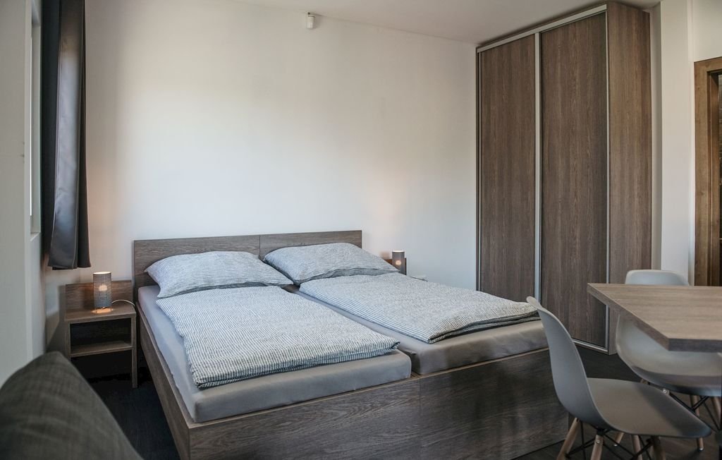 season apartments
