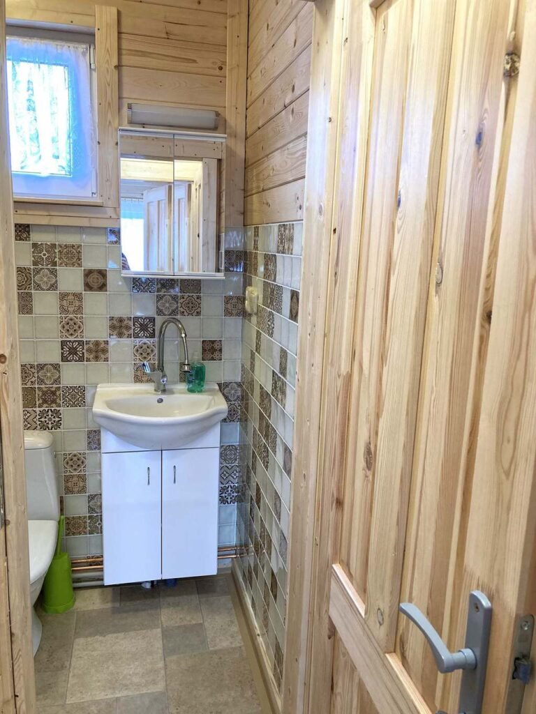 chata nada na velkem rybniku u karlovych varu — foto 5