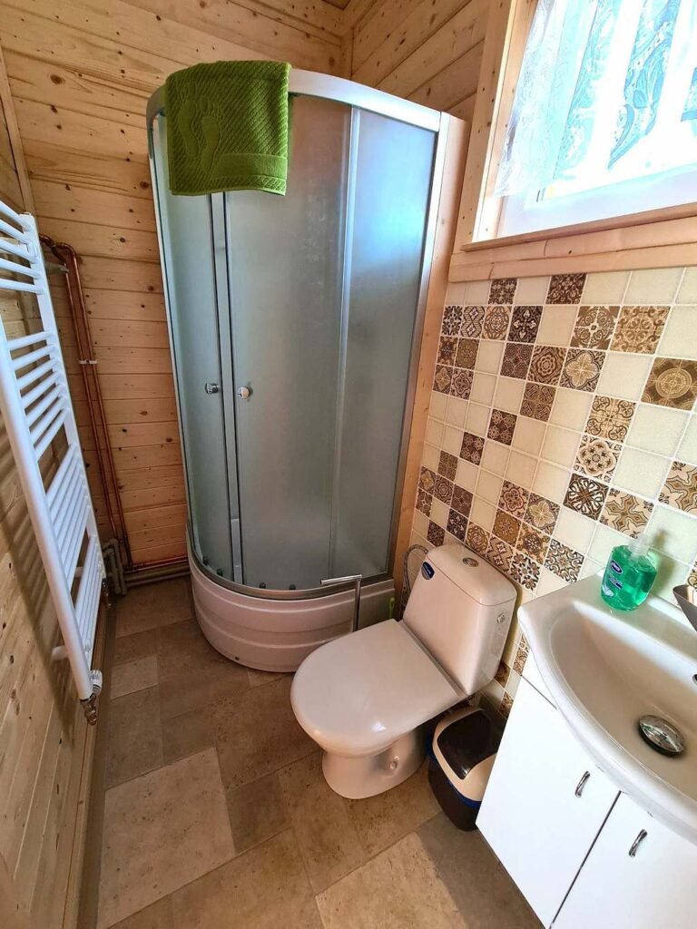 chata nada na velkem rybniku u karlovych varu — foto 4